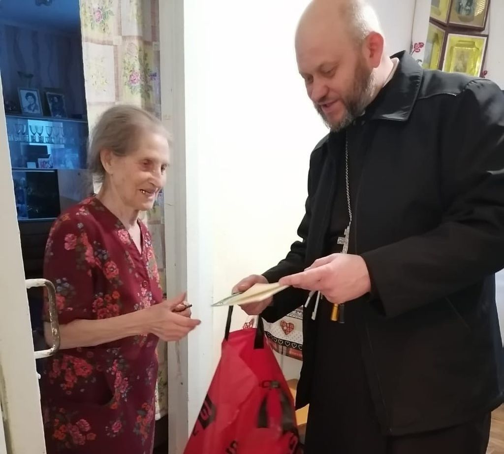 ПОЗДРАВЛЕНИЕ ОДИНОКИХ СТАРИКОВ В РАМКАХ ПРОВЕДЕНИЯ БЛАГОТВОРИТЕЛЬНОЙ АКЦИИ