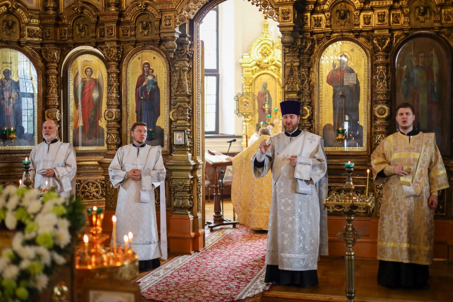 В день обретения мощей святителя Митрофана Воронежского в Знаменском соборе совершена Божественная литургия