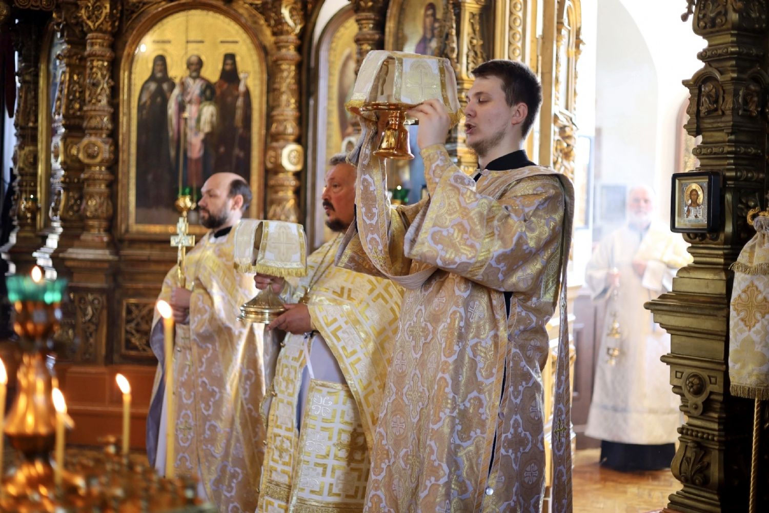 В Неделю 12-ю по Пятидесятнице в Знаменском соборе совершена Божественная литургия